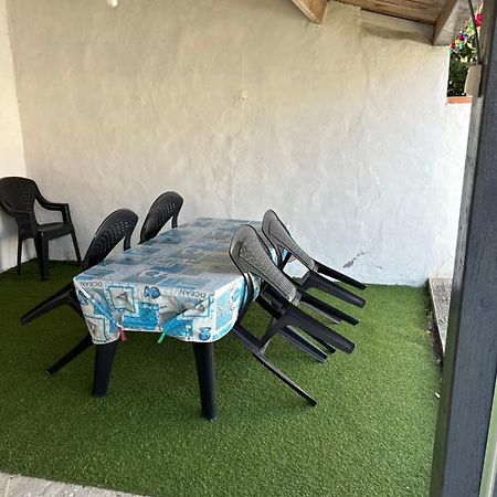 Petite Maison Au Calme, Dans Une Impasse L'Epine  Екстериор снимка