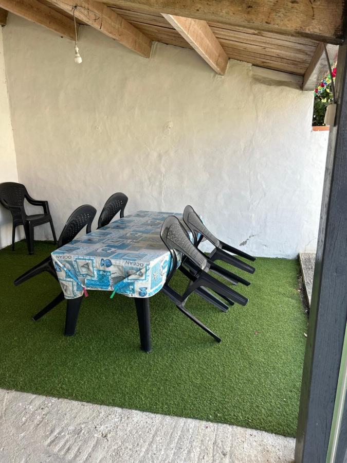 Petite Maison Au Calme, Dans Une Impasse L'Epine  Екстериор снимка