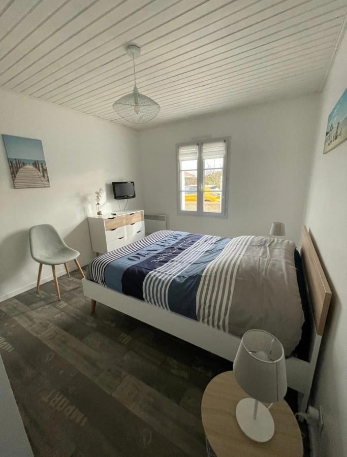 Petite Maison Au Calme, Dans Une Impasse L'Epine  Екстериор снимка