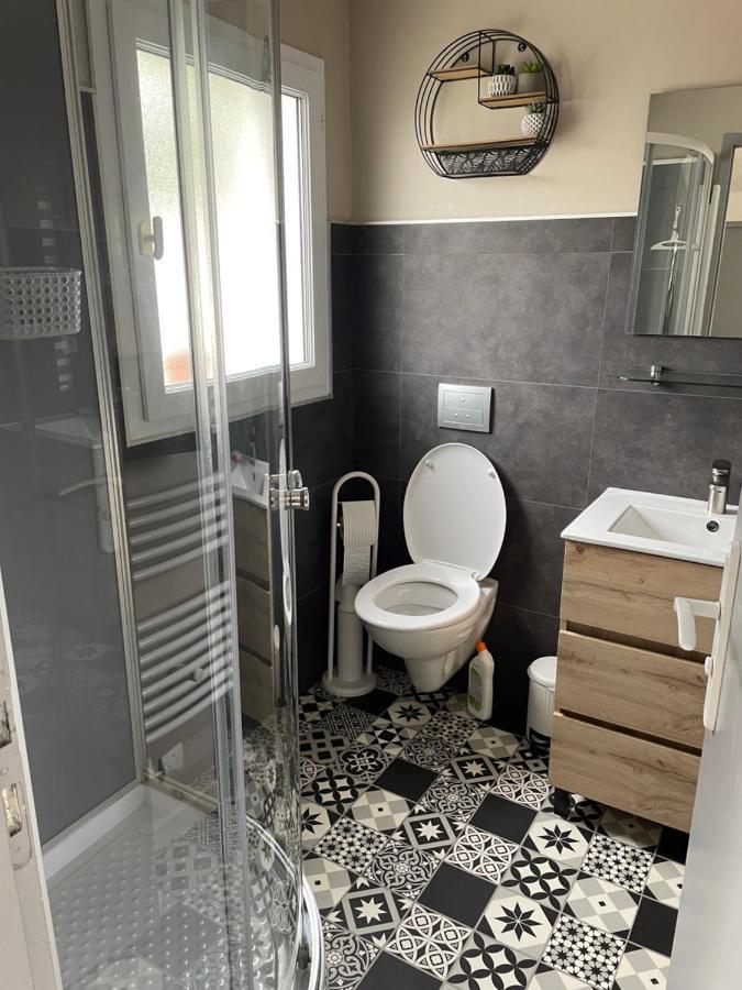 Petite Maison Au Calme, Dans Une Impasse L'Epine  Екстериор снимка